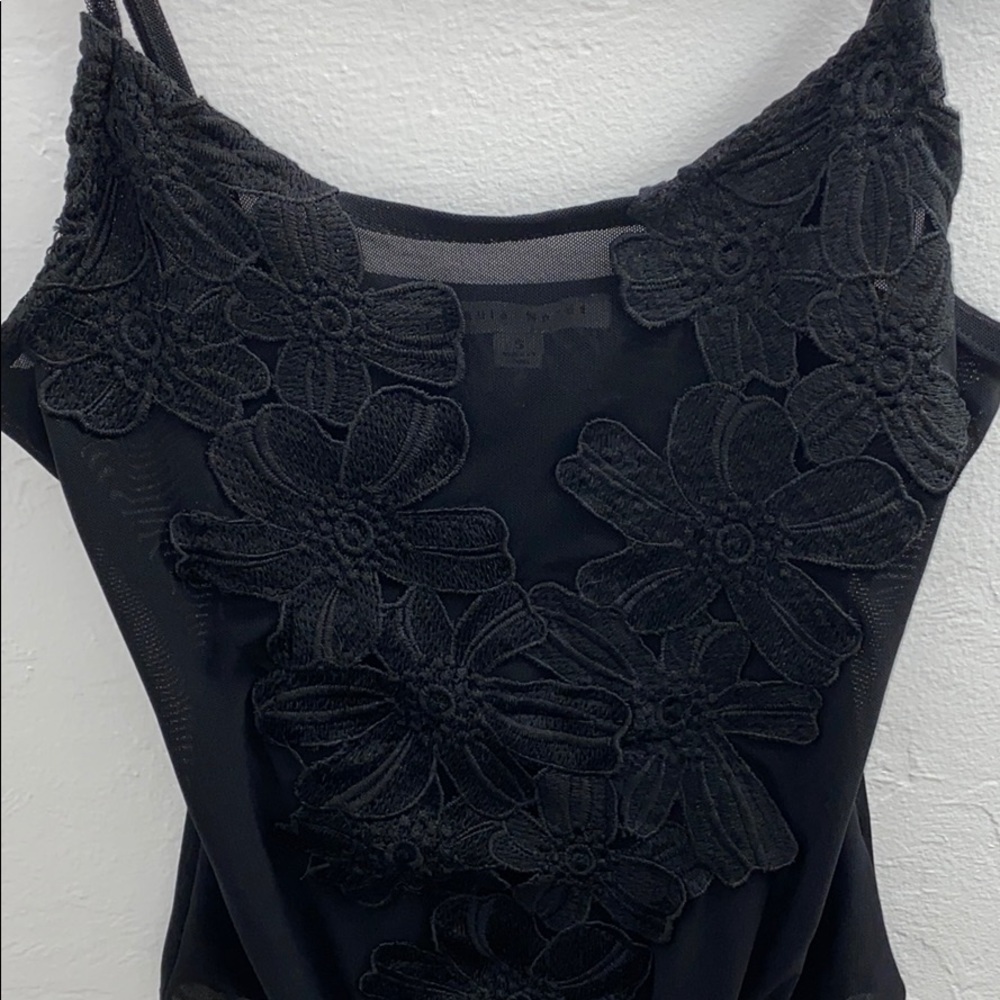 Black mesh floral bodysuit 🖤🖤